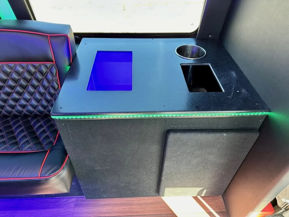 2017 Ford E350 Limo Bus - Image 9
