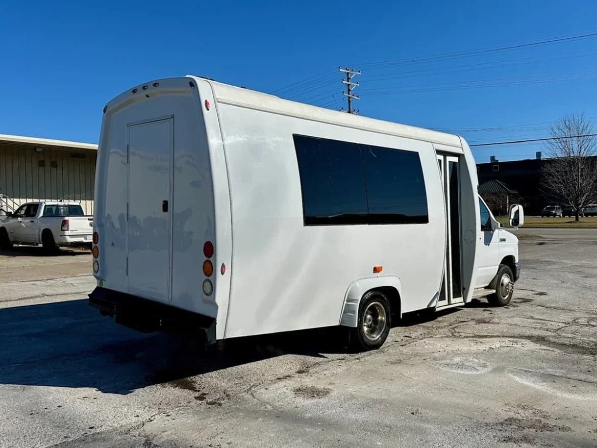 2017 Ford E350 Limo Bus - Image 5