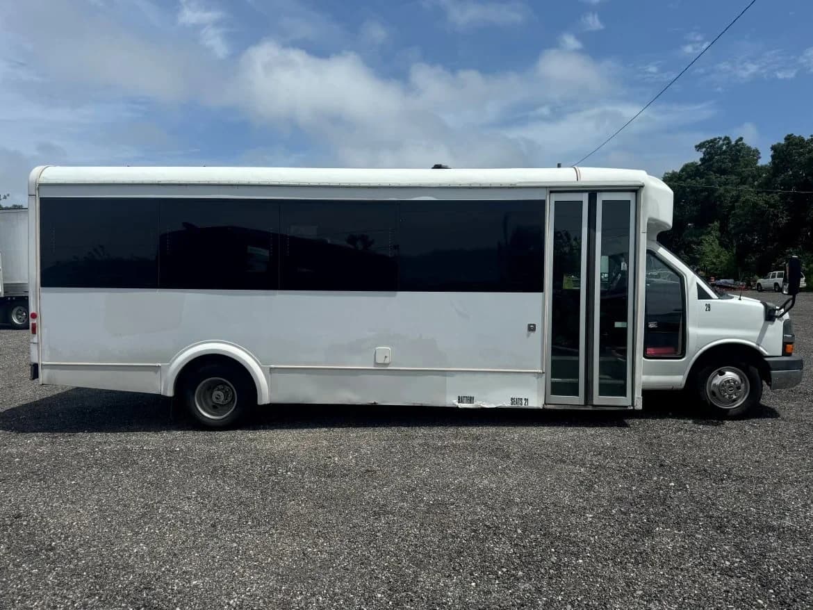 2012 Ford Glaval Limo Bus - Image 1