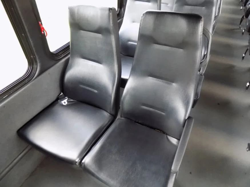 2017 Ford F650 Starcraft XLT Mid Size Bus - Image 4