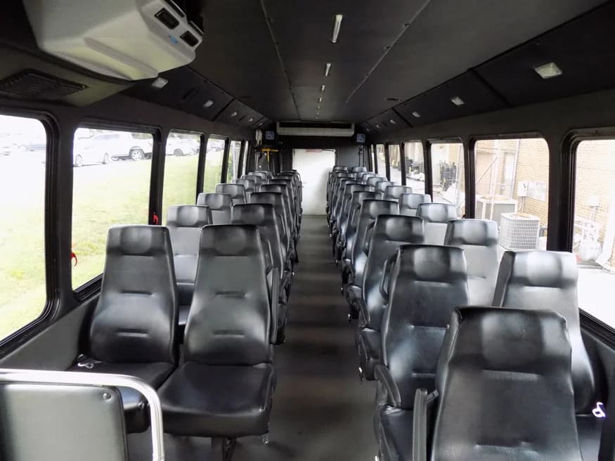 2017 Ford F650 Starcraft XLT Mid Size Bus - Image 3