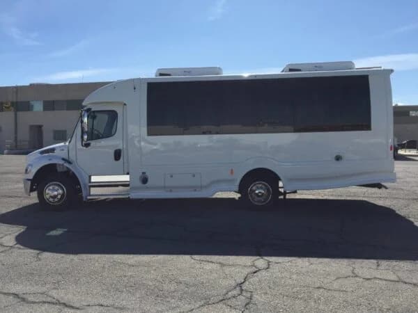 2018 Freightliner S2C Odyssey XL Turtle Top  - Image 4