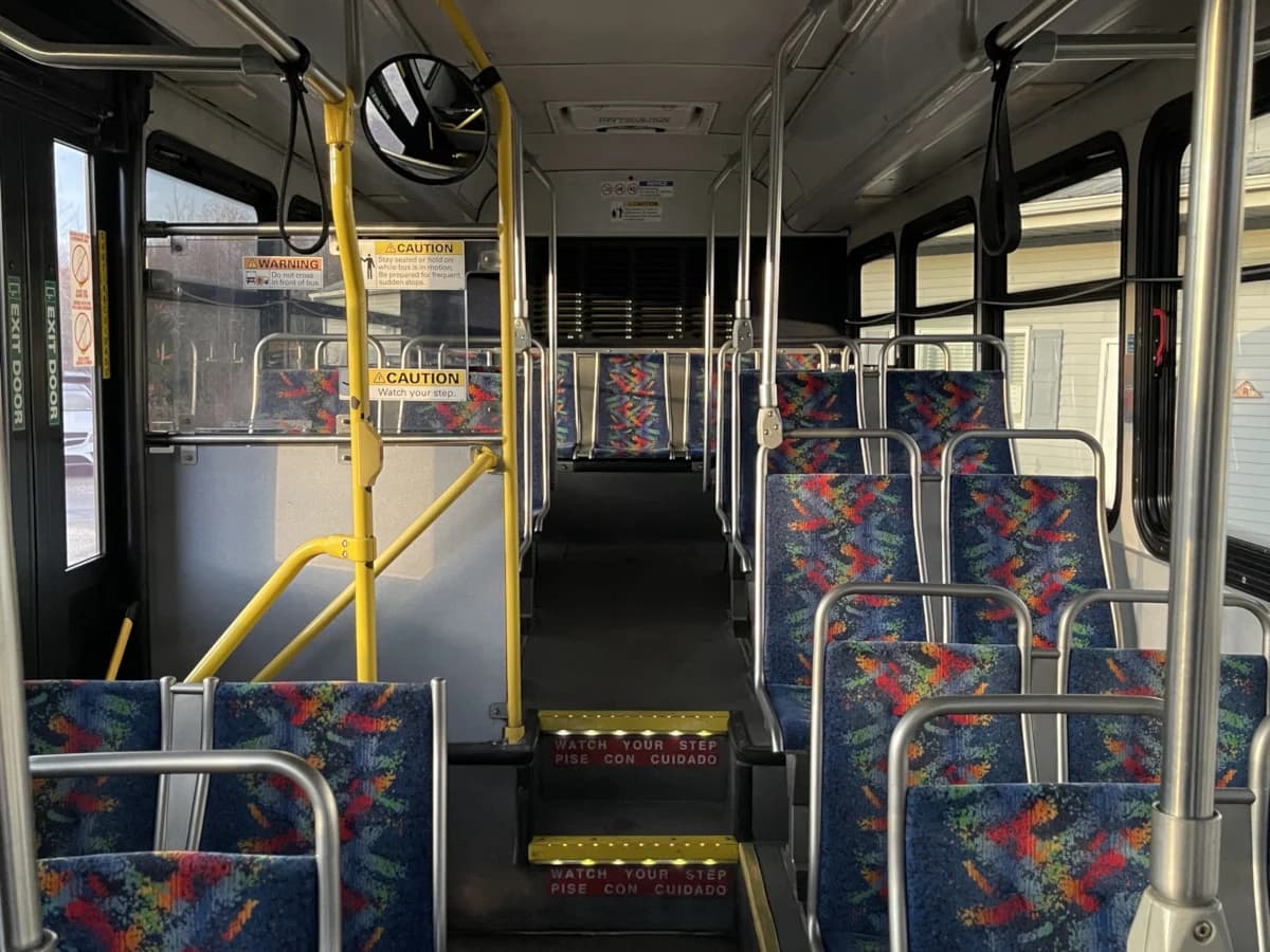 2010 Gillig Low Floor ADA - Image 14