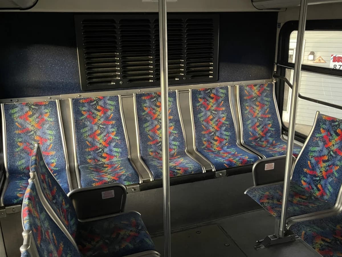 2010 Gillig Low Floor ADA - Image 15