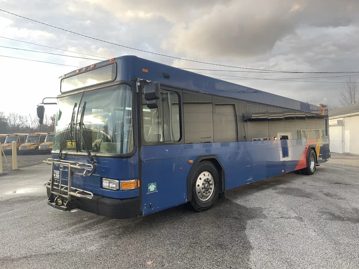 2010 Gillig Low Floor ADA - Image 3