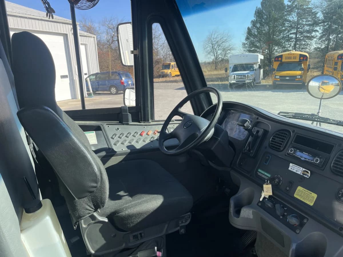 2014 Freightliner Thomas Saf-T-Liner C2 School Bus - Image 8