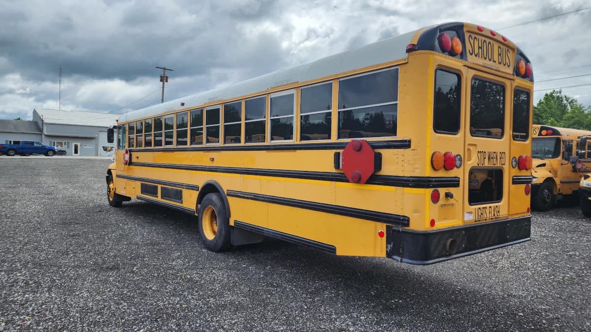 2014 International CE A/C School Bus - Image 4