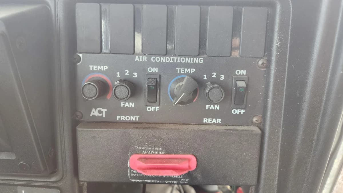 2014 International CE A/C School Bus - Image 7