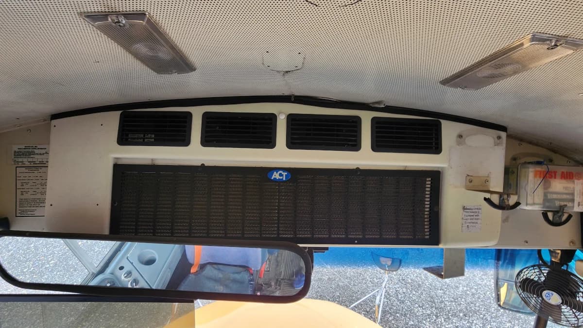 2014 International CE A/C School Bus - Image 9