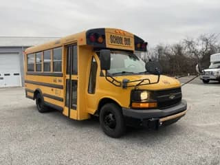 2013 Chevrolet 3500 bus