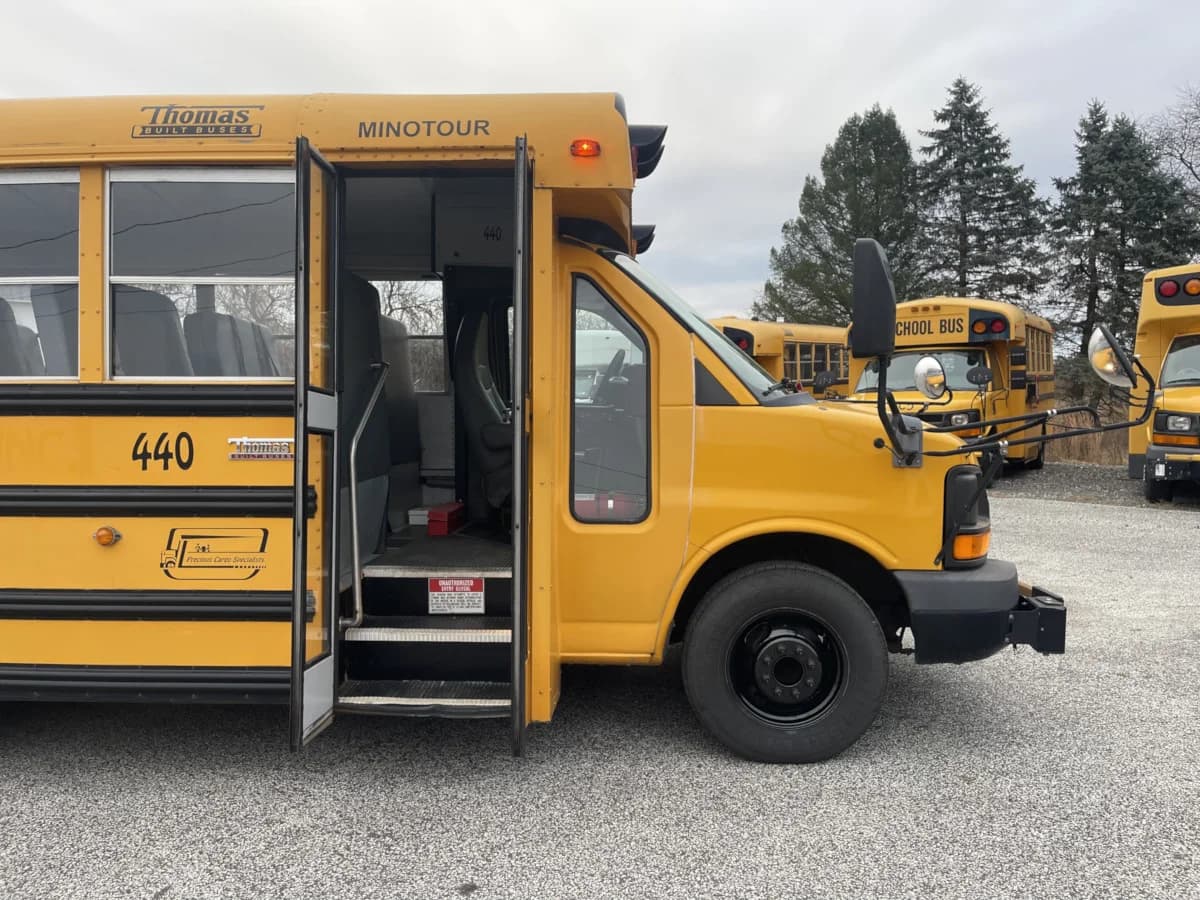 2013 Chevrolet 3500 Thomas Mini School Bus - Image 6