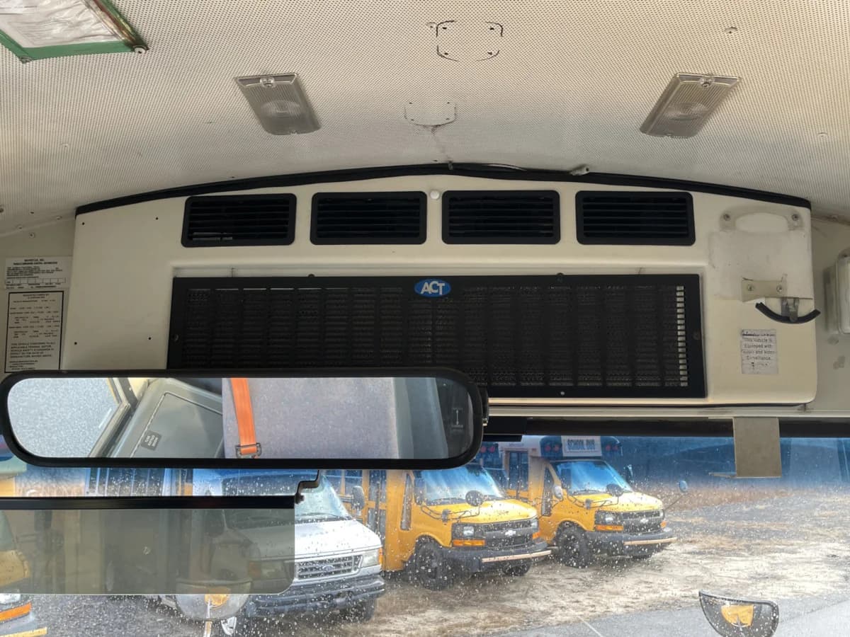 2015 International CE AC School Bus - Image 1