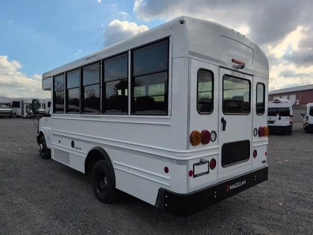 2025 Chevrolet Collins Magellan Non CDL Activity Bus - Image 3