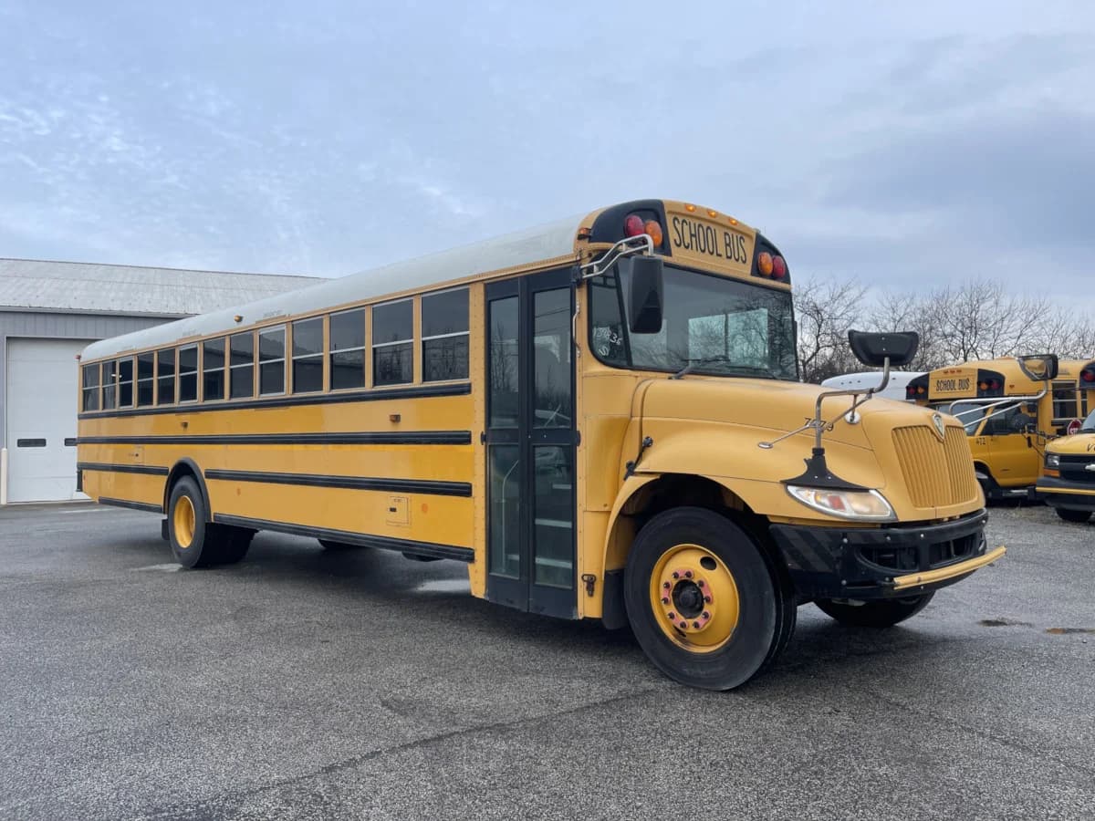 2015 International CE AC School Bus - Image 1