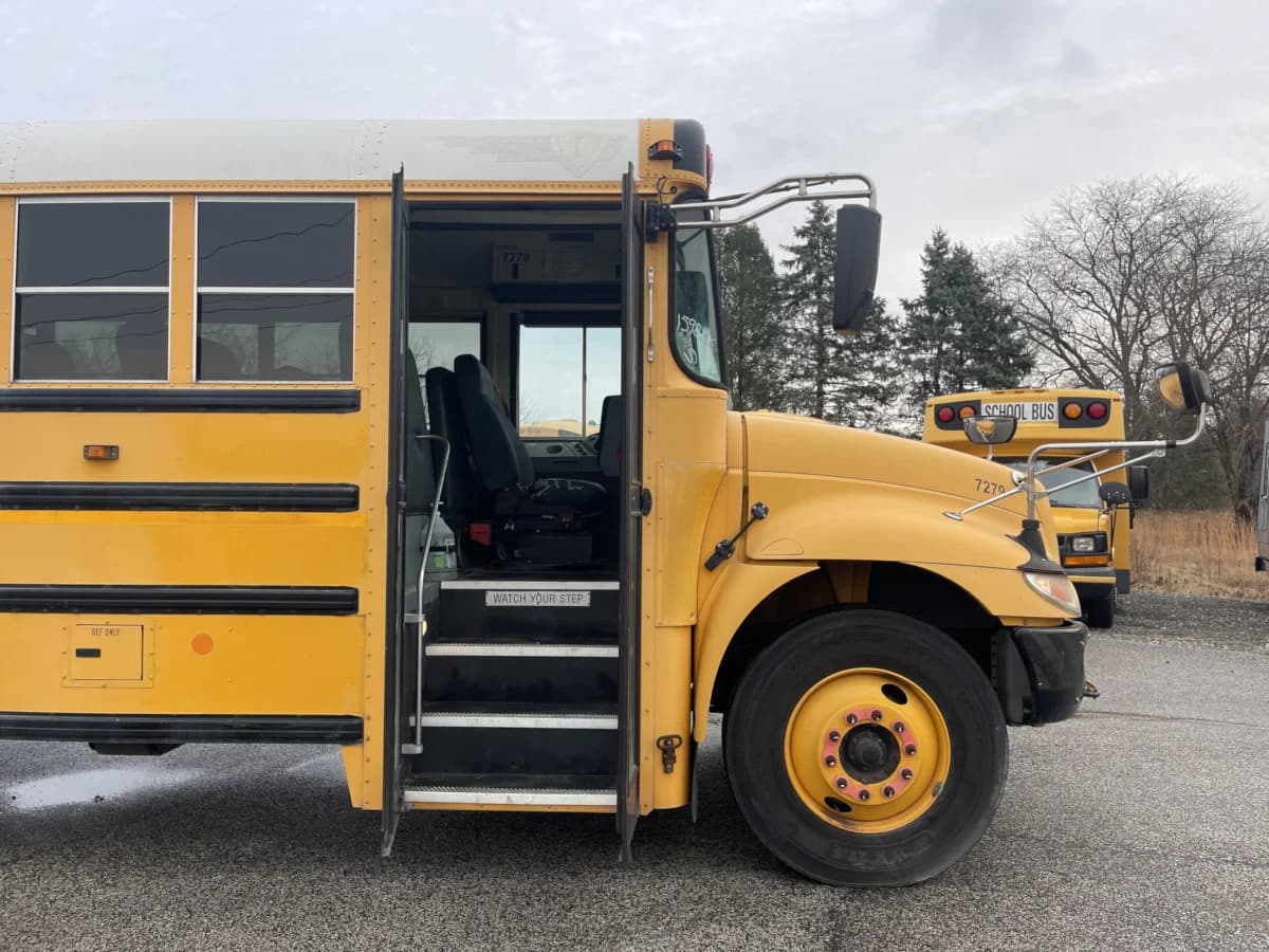 2015 International CE AC School Bus - Image 7