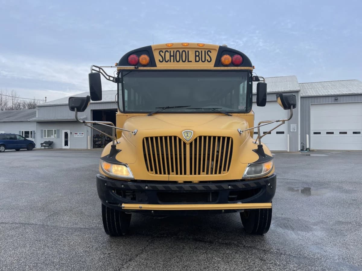 2015 International CE AC School Bus - Image 2