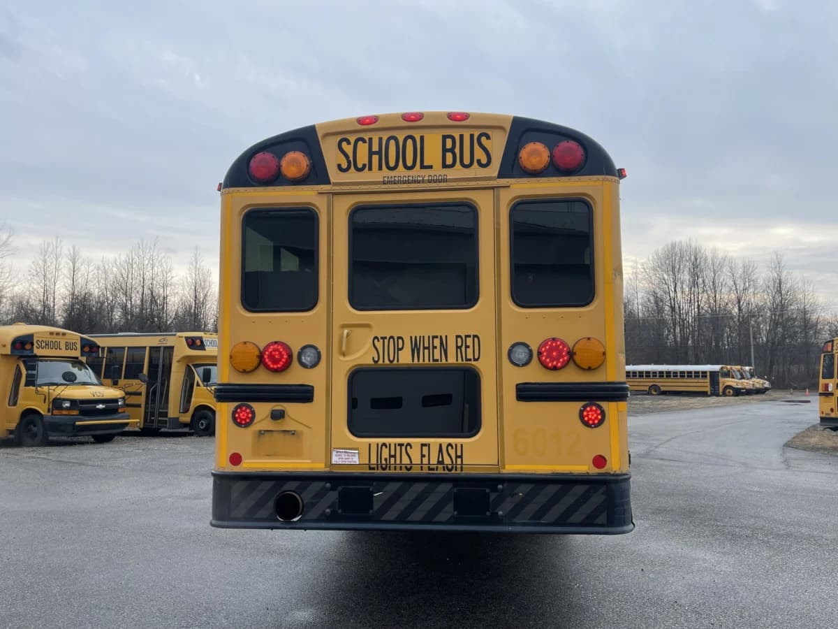 2015 International CE AC School Bus - Image 5