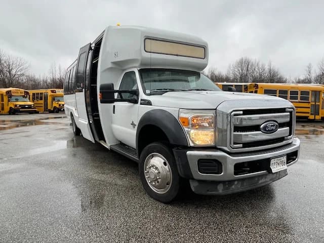 2013 Ford F550 El Dorado Krystal K33 Shuttle Bus - Image 1