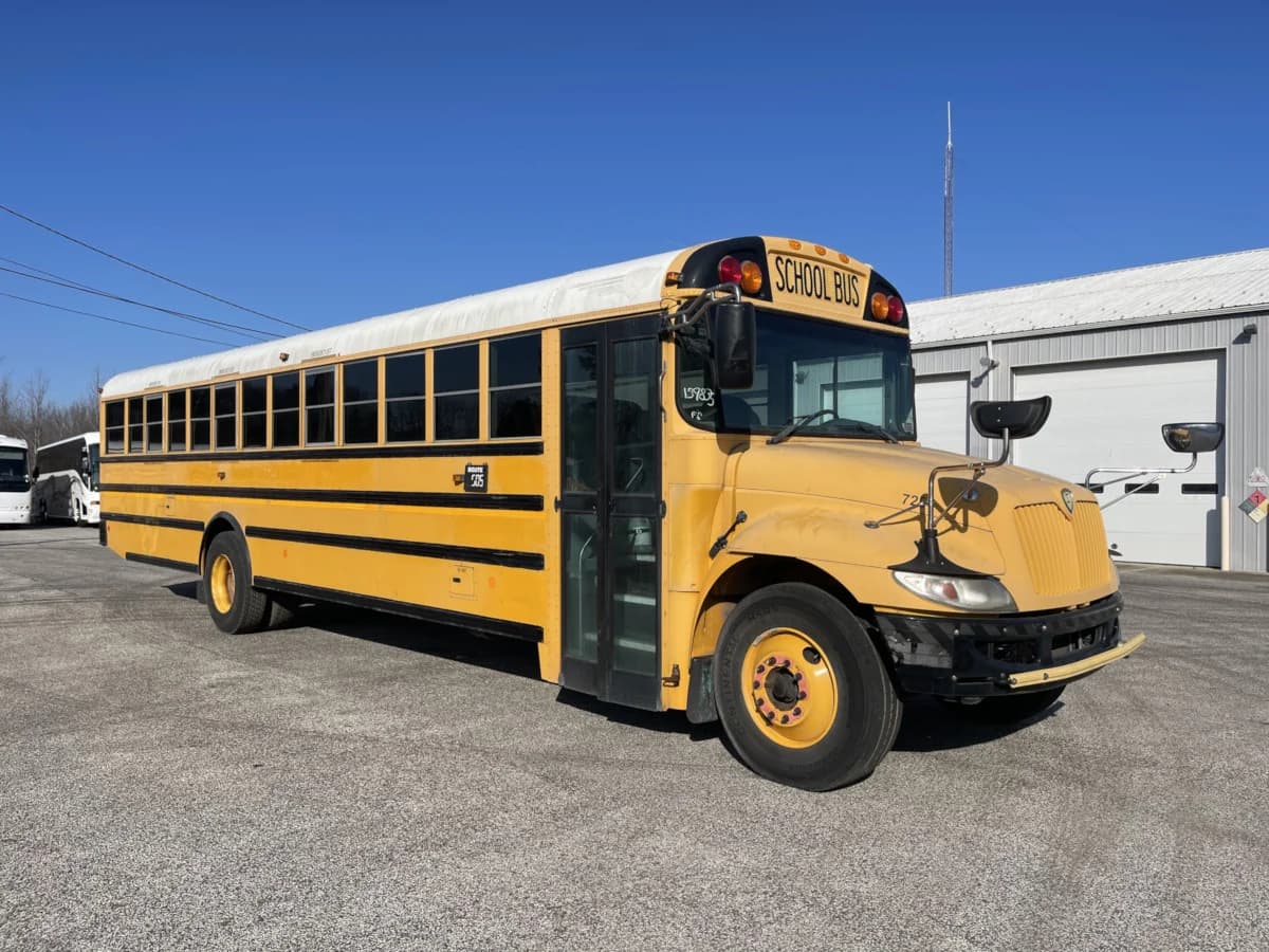 2015 International CE AC School Bus - Image 1