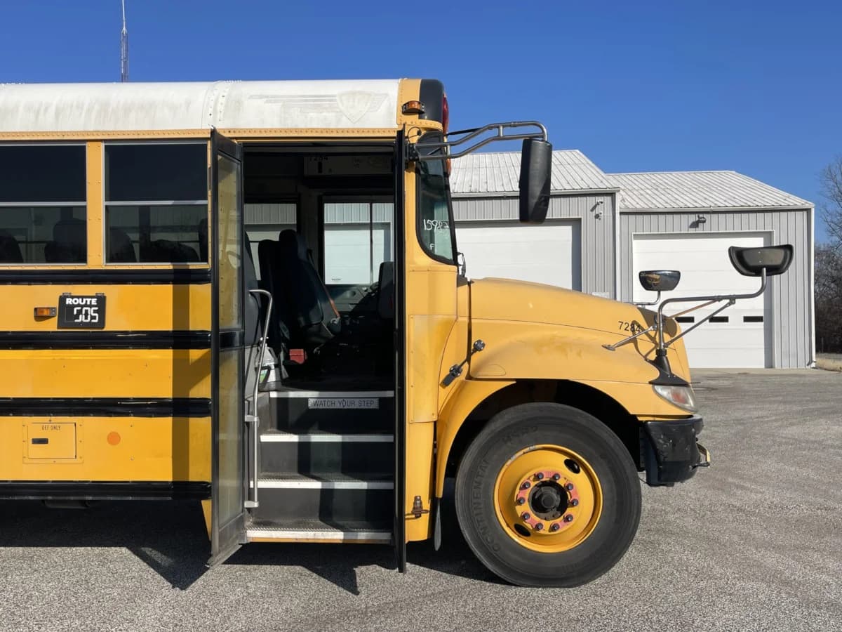 2015 International CE AC School Bus - Image 10