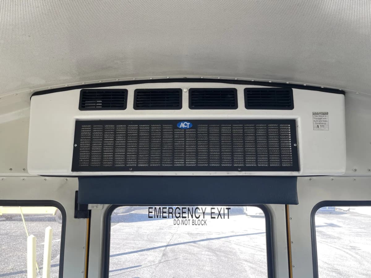 2015 International CE AC School Bus - Image 13