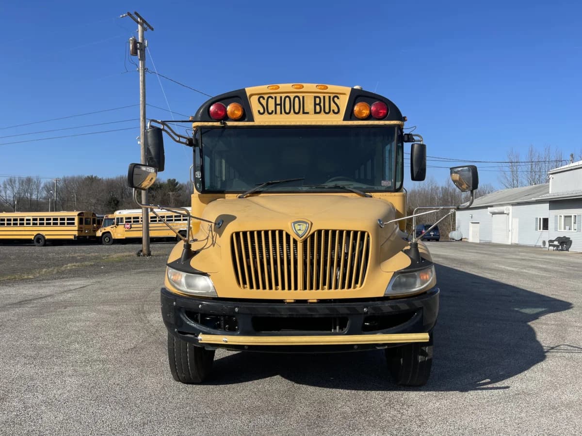 2015 International CE AC School Bus - Image 2