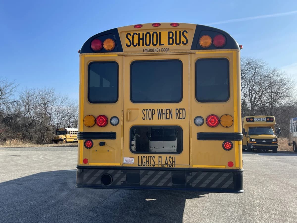 2015 International CE AC School Bus - Image 7