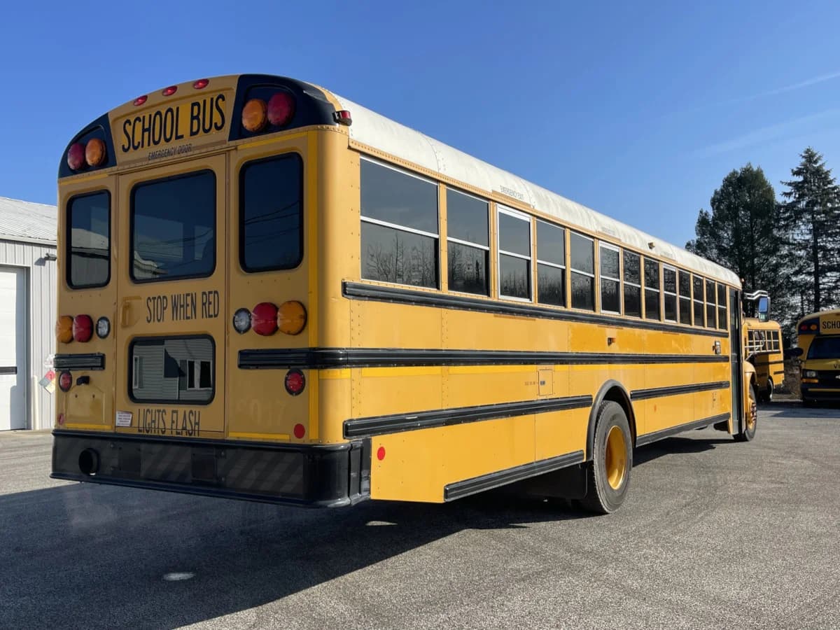 2015 International CE AC School Bus - Image 9