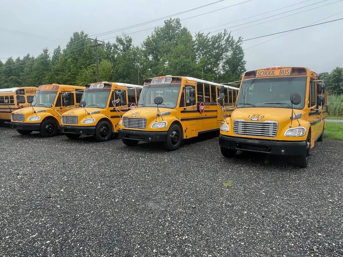 10 Bus Package Deal - Image 17