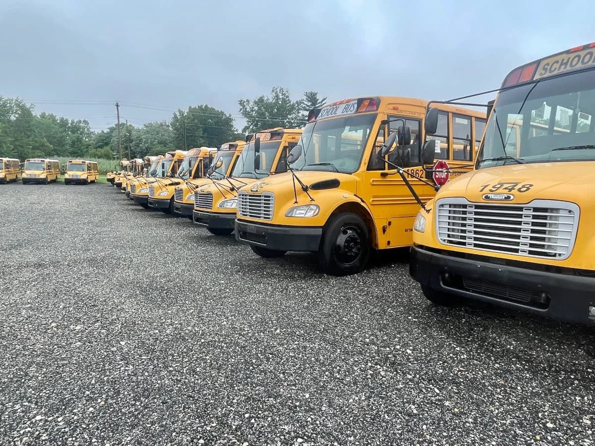 10 Bus Package Deal - Image 23