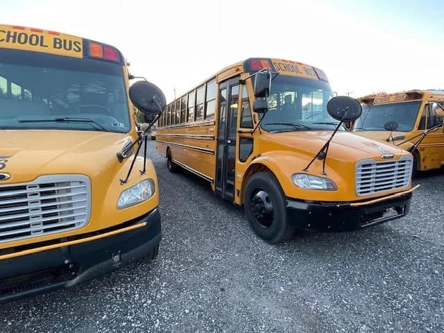 10 Bus Package Deal - Image 31