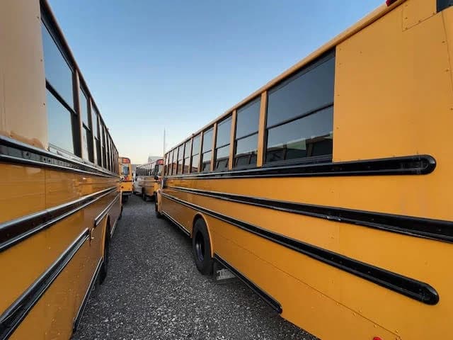 10 Bus Package Deal - Image 33