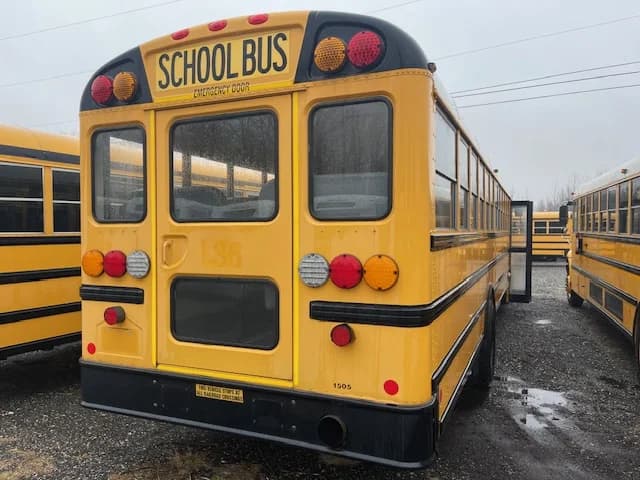 2015 International CE School Bus - Image 2