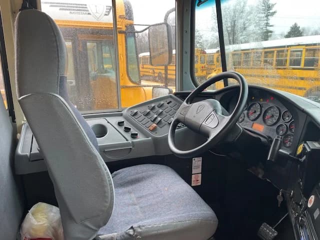 2015 International CE School Bus - Image 5