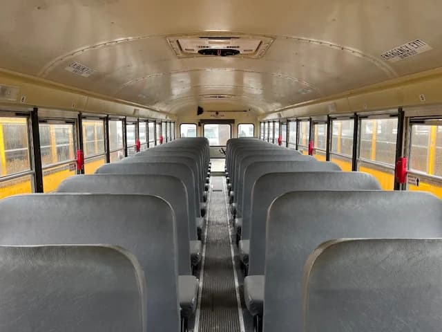 2015 International CE School Bus - Image 6