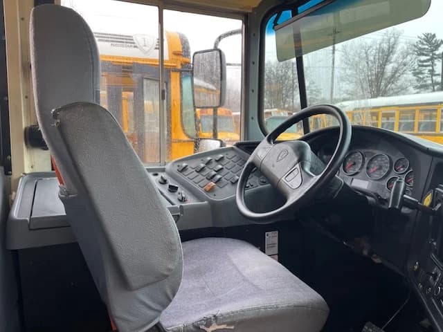 2015 International CE School Bus - Image 4