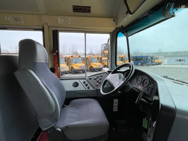 2015 International CE School Bus - Image 8