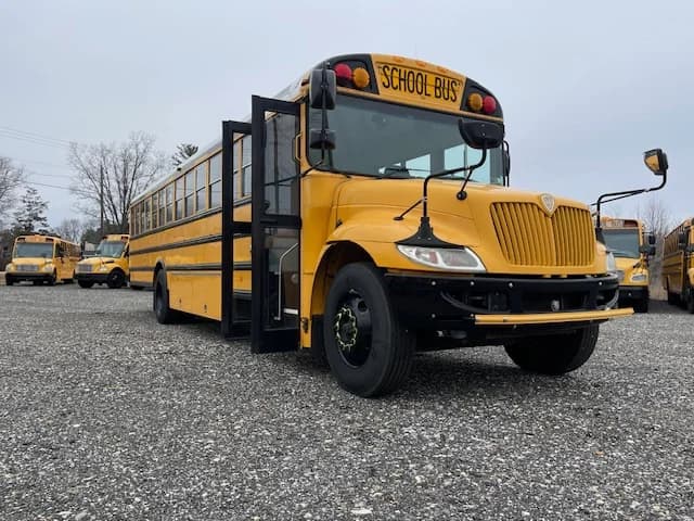 2015 International CE School Bus - Image 10