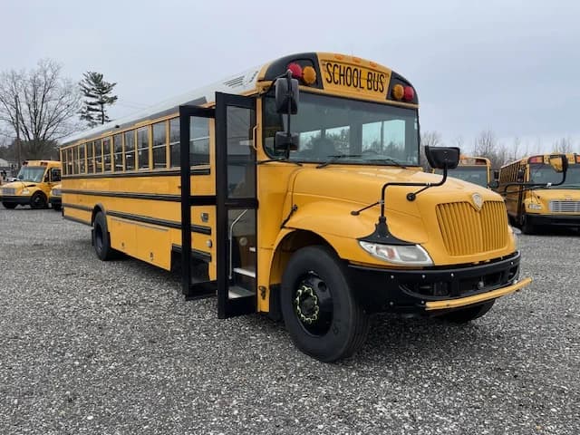 2015 International CE School Bus - Image 13