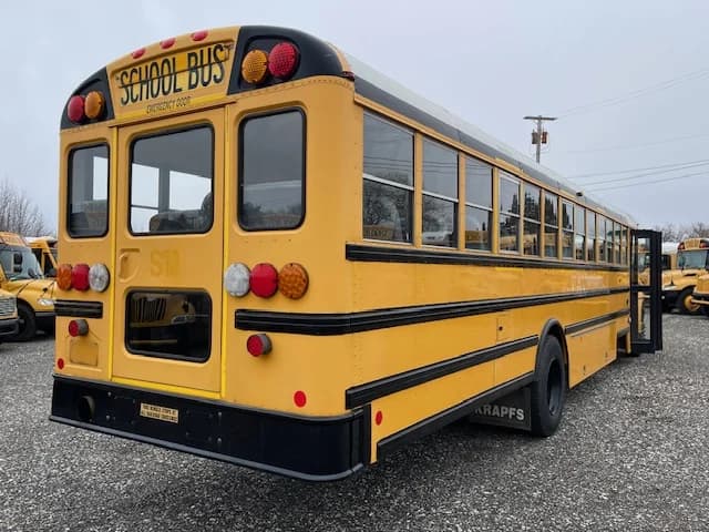 2015 International CE School Bus - Image 18