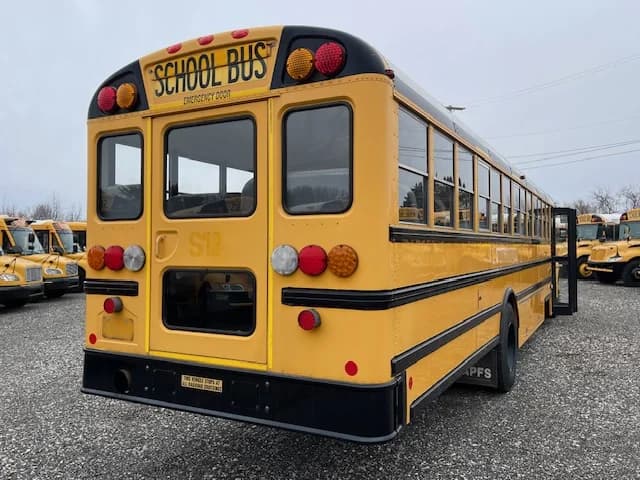 2015 International CE School Bus - Image 19