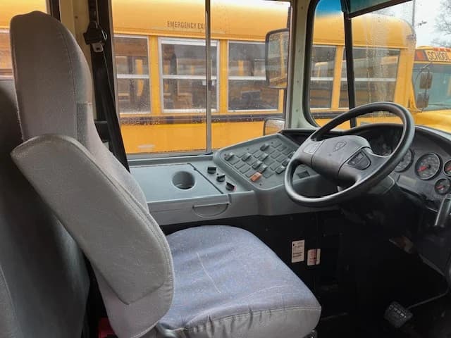 2011 International CE School Bus - Image 4