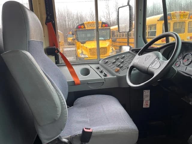2015 International CE School Bus - Image 5