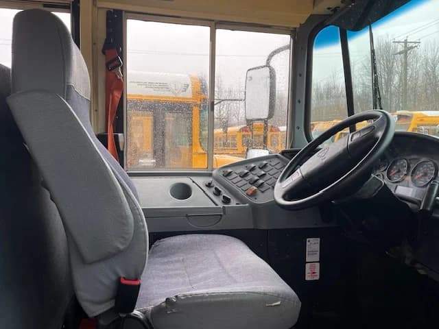 2015 International CE School Bus - Image 3