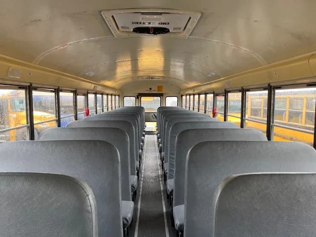 2015 International CE School Bus - Image 4