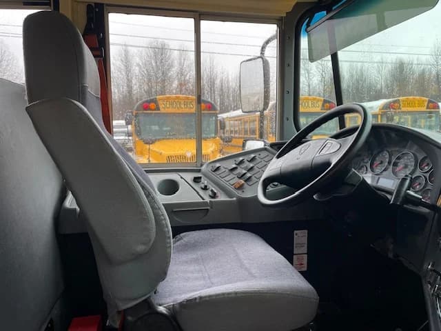 2015 International CE School Bus - Image 4