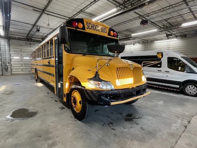 2015 International CE A/C School Bus - Image 11