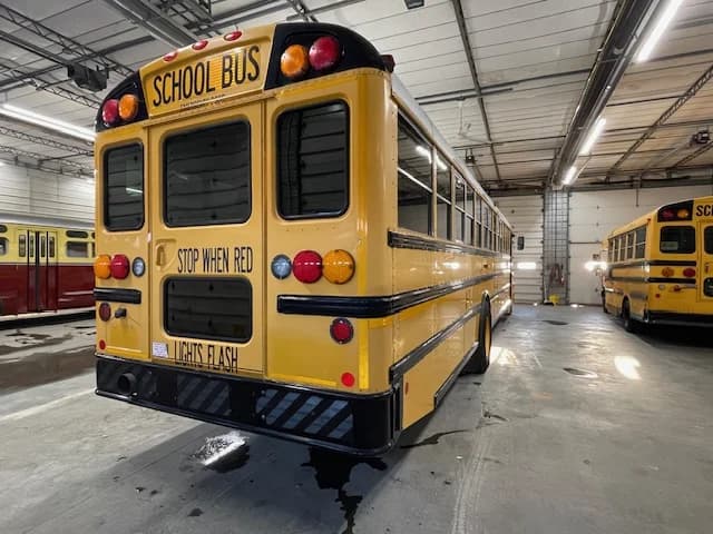 2015 International CE A/C School Bus - Image 23