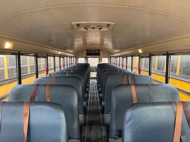 2015 International CE A/C School Bus - Image 4