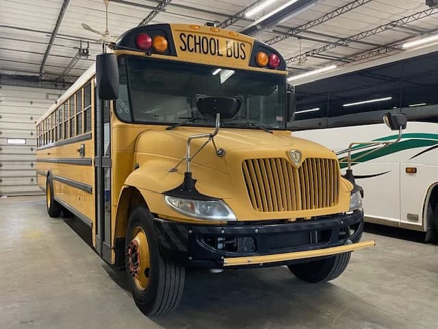 2015 International CE AC School Bus - Image 1